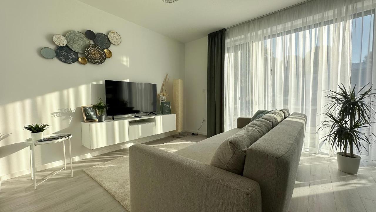 Linden Apartman 001 - Adults Only Mosonmagyaróvár Zewnętrze zdjęcie