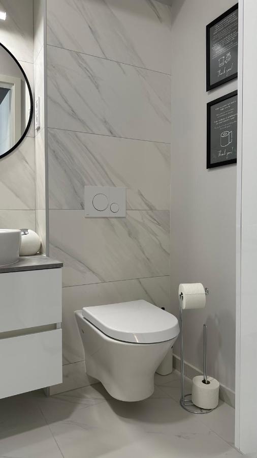 Linden Apartman 001 - Adults Only Mosonmagyaróvár Zewnętrze zdjęcie