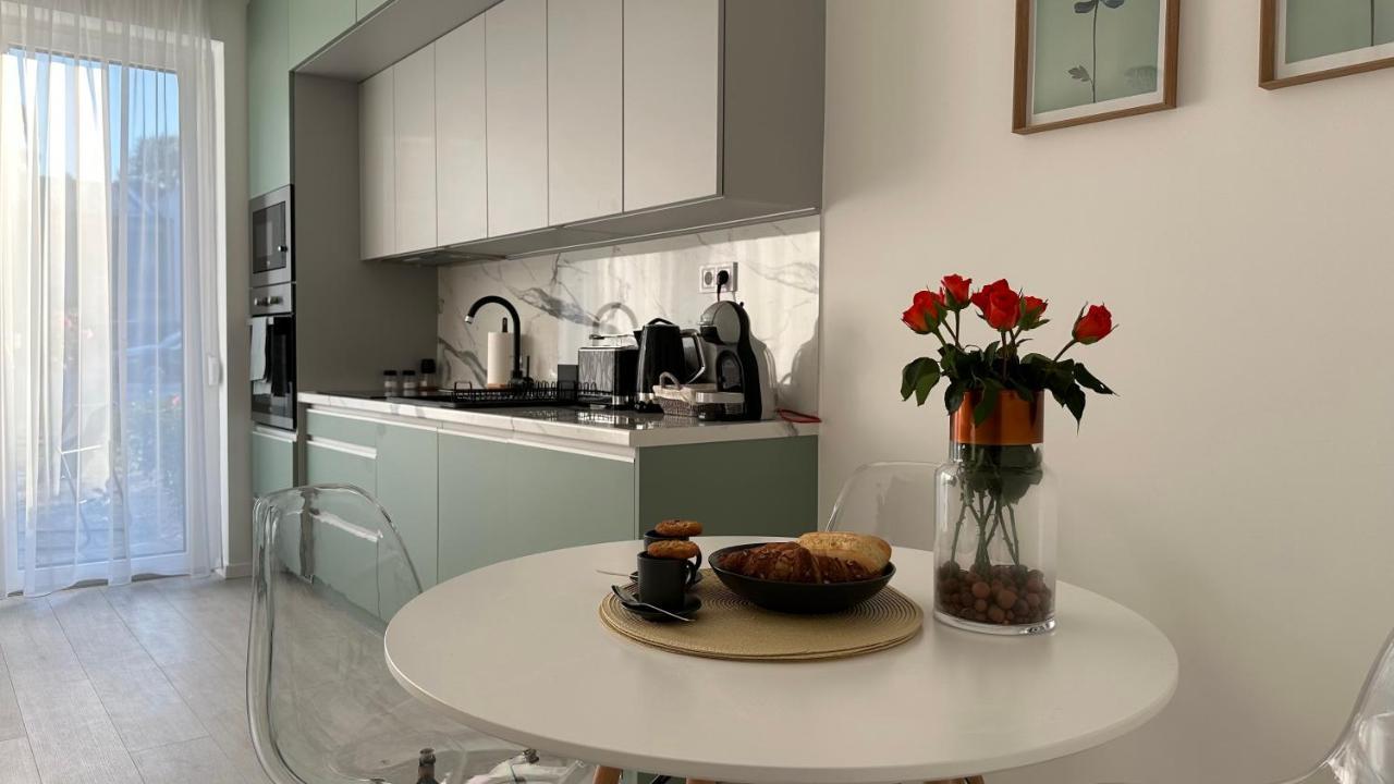 Linden Apartman 001 - Adults Only Mosonmagyaróvár Zewnętrze zdjęcie